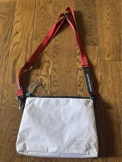 Item thumbnail for item 3cf45d46-9e8f-44cd-a77b-6551f80710e4