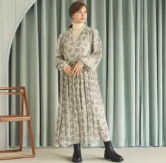 ユニクロ UNIQLO ペイズリー シフォンプリーツワンピース 新品 タグ付き