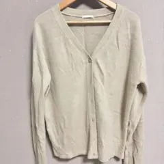GU Vネックカーディガン