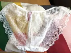 レディース 麗しいレースショーツ ホワイト 極み美品です。のサムネイル