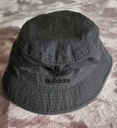 アディダス 　バケットハット　ブラック