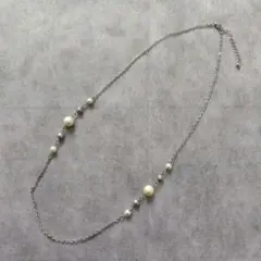 ネックレス　フェイクパール　シルバー系