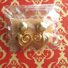 【新品未使用】ゴールド　ハート　イヤリング