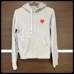 プレイコムデギャルソン　パーカー　グレー　Sサイズ