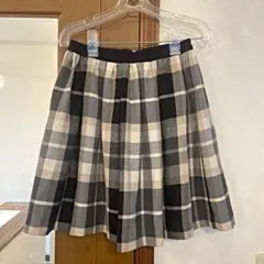 人気　Burberry バーバリー　ブルーレーベル　チェックスカート