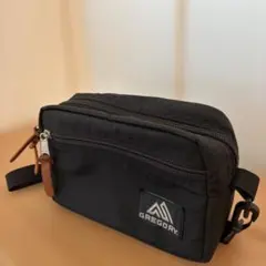 グレゴリー スクエアパデッドショルダーポーチ