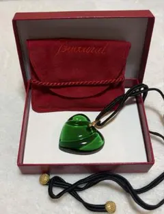 Baccarat　エメラルドグリーン　ハート　ペンダント　ネックレス