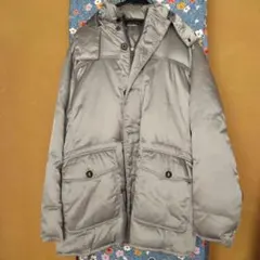 グレー フード付き ダウンジャケット