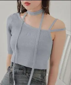 【Chico】チョーカー付アシメ胸刺繍ニットのサムネイル