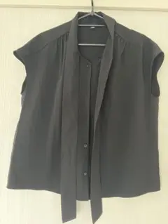 GU ブラック M ノースリーブシャツ