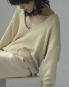 【新品タグ付き】ETRE TOKYO 完売 Vネックルージーニットトップス 長袖