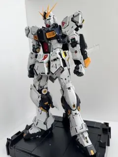 PGU νガンダム_LEDユニット組み込み済_ニューガンダム_素組み完成品