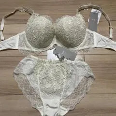 2025年最新】yueの人気アイテム - メルカリ