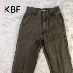 KBF デニム ジーンズ 　バックスリット ストレート サイズ36のサムネイル