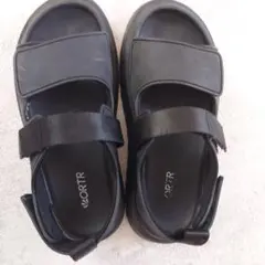 べルクロ厚底サンダル　ブラックL
