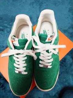 Nike Air Force 1 グリーンスニーカー