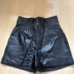 レザー ショートパンツ ブラック