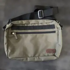 オリーブグリーン ショルダーバッグ