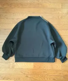 美品UNIVERSAL TISSU ダンボールボトルネックプルオーバー