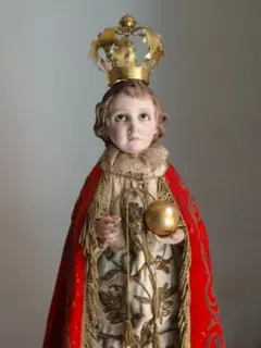 祝福された聖母マリアの祈り戴冠の聖母 リンゴをくわえた蛇を踏み祈る聖母/J772 祝福された聖母マリアの祈り戴冠の聖母 リンゴをくわえた蛇を踏み祈る
