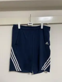 adidas ネイビー ショートパンツ