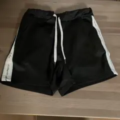 ブラック ハーフパンツ サイドライン