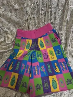 アールイードット 仲里依紗ブランドニットパンツ ハーフ ロゴ 総柄 マルチカラー