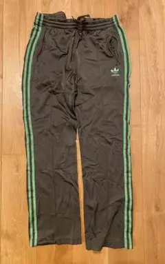 adidas ATP型　復刻　トラックパンツ　カーキ グリーン