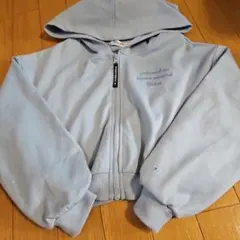 ライトブルー フリースパーカーと長袖ロングシャツ✕２枚