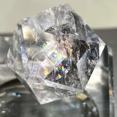TZ487-11 虹入り水晶　アイリスクォーツ　カット天然石のサムネイル