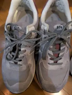 New Balance 574 グレー/バーガンディ スニーカー