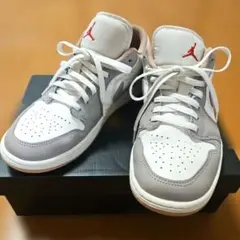 美品 ナイキ エアジョーダン1 Low オフホワイト27.5cmのサムネイル