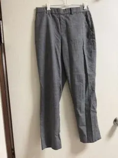 UNIQLO グレー ストレートパンツ Mサイズ
