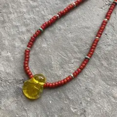 638 1点もの！アフリカ産リサイクルガラスビーズとホワイトハーツのネックレス