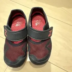 New Balance 水陸両用サンダル 16cm ブラック
