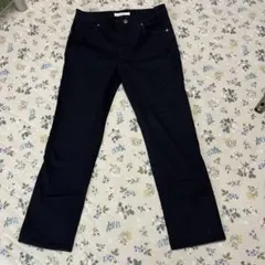 ブラックパンツ