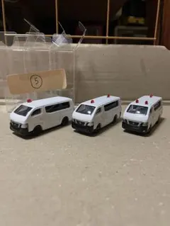 カスタム トミカ 警察車両 キャラバン 事故処理車 2台セット ① 塗装品