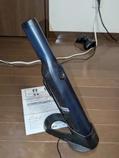 Shark 充電式 ハンディクリーナー WV210J 掃除機　充電スタンド付きのサムネイル