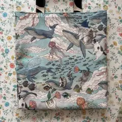 おとぎの国の猫と仲間たち　生地 クジラと動物のイラスト トートバッグ　Ａ４