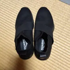 DUARIG ブラック スニーカー