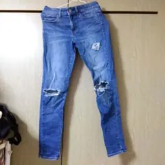 ライトブルー スキニーデニム ダメージ加工プロフ必須