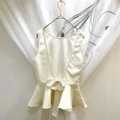アイボリー ペプラム ノースリーブ トップス　脇ファスナー XS