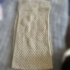 ベージュ ニットマフラー 編み込みデザイン