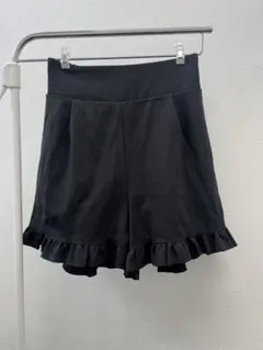 リズリサ　フリル付きインナー　ブラックショートパンツのサムネイル