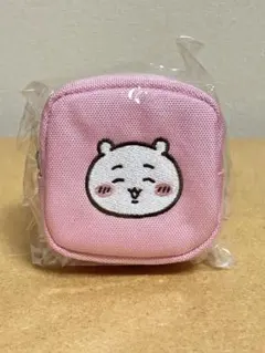新品未開封★ ちいかわ カラビナつき刺繍スクエアミニポーチ(ちいかわ)