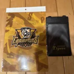 限定品】阪神タイガース2023日本一記念パスケースボールチェーン付き