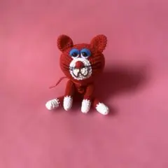 ハンドメイド　レトロポップな猫　編みぐるみ　ブサカワ　あかねこ　あみぐるみのサムネイル