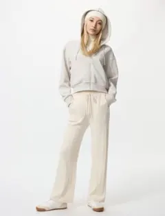 未使用品　UNIQLOユニクロウォッシャブルニットケーブルパンツ　オフホワイト