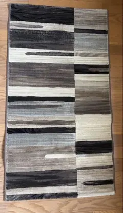 （株）モリヨシ　ベルギー製　６７×１２０cm グラナダ　絨毯 株）モリヨシ ベルギー製 67×120cm グラナダ 絨毯 - メルカリ