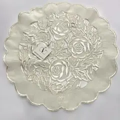 ヴァレンティノガラヴァーニ　ドイリー